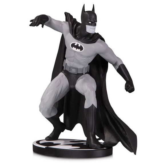 x_dccjun190629 Batman Black and White Szobor - Batman by Gene Colan 17 cm