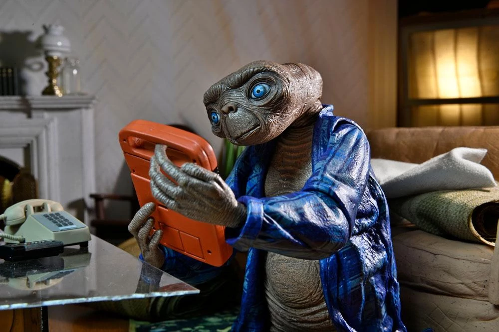 E.T. the Extra-Terrestrial Ultimate Akciófigura - Telepathic E.T. 11 cm